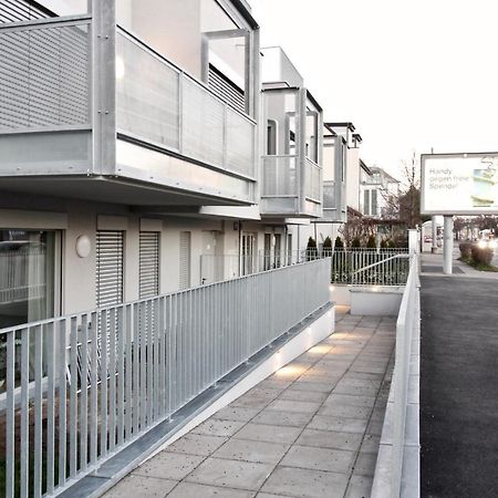 Red Flower Apartment With Pool - 5 Min To Lake Vienna Exterior photo