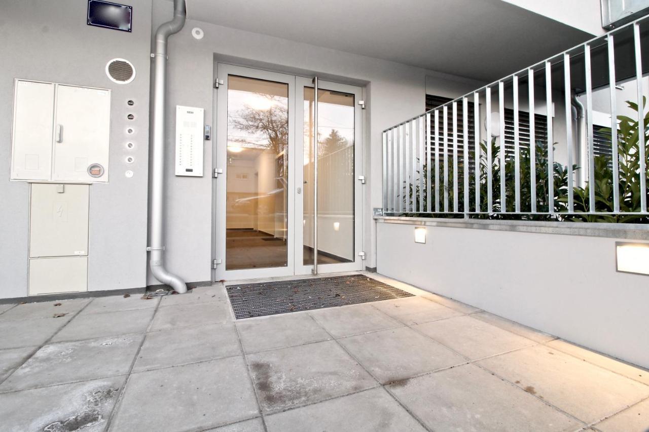 Red Flower Apartment With Pool - 5 Min To Lake Vienna Exterior photo