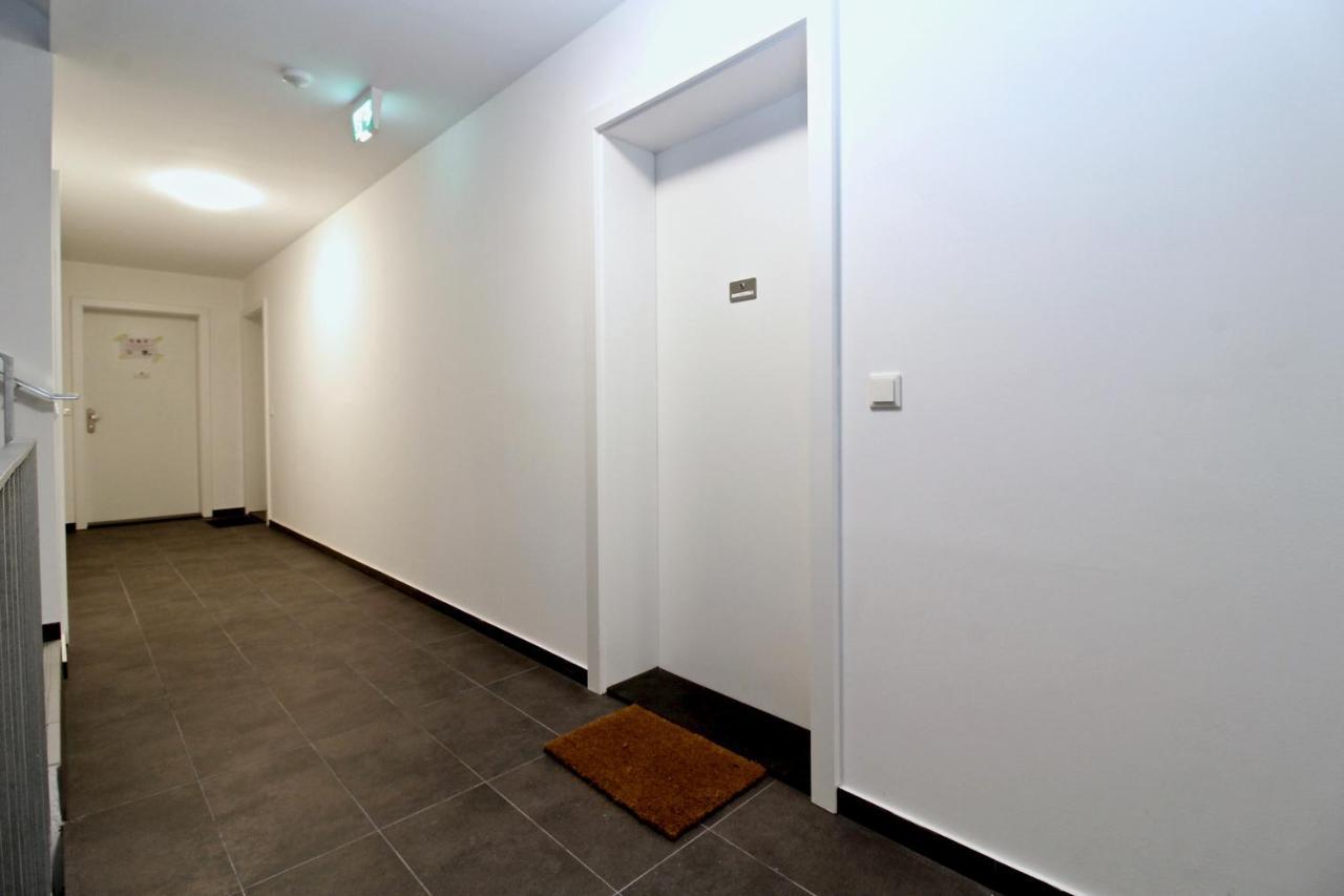 Red Flower Apartment With Pool - 5 Min To Lake Vienna Exterior photo